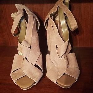 Sued leather heals with back zipper